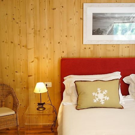 Lo Chalet Panzió Pontboset Kültér fotó